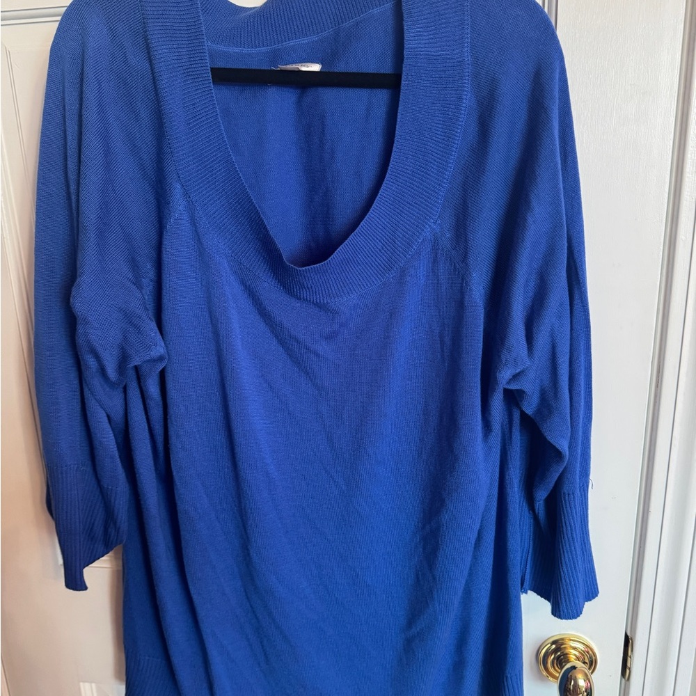 Women's Blue Knit Top